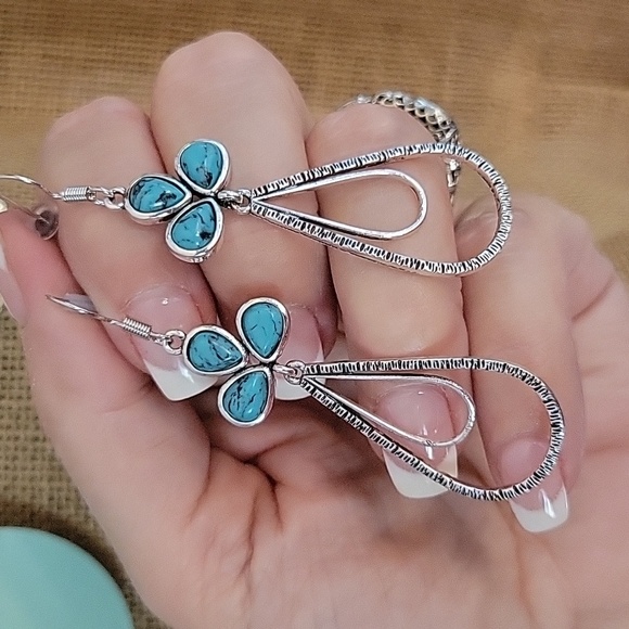 DOUBLE TEARDROP HOWLITE DROP EARRINGS - Picture 6 of 7